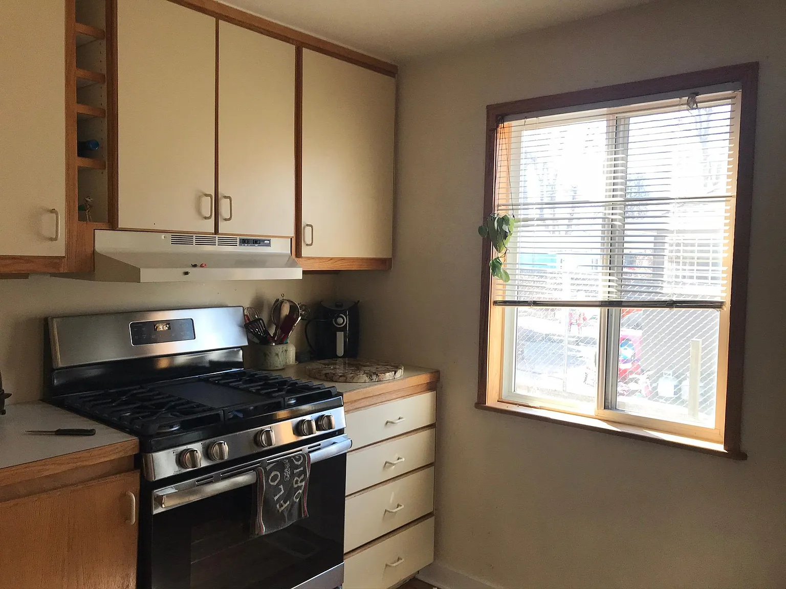 1011 N Arcadia St — Photo 2
