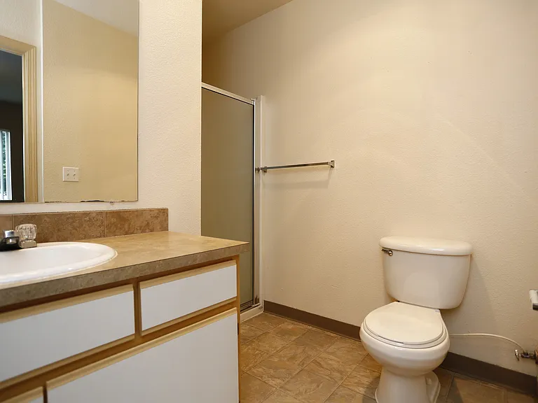 Gateway Village Apartments — Photo 66