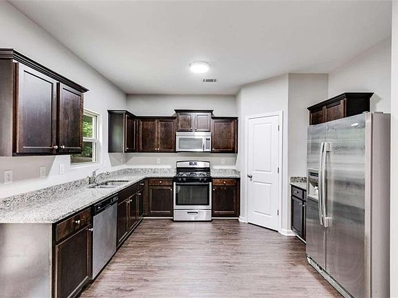 5th image of 310 Saint Lucas Ct