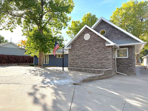 4th image of 810 13th St