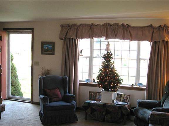 4th image of 110 White Moss Dr