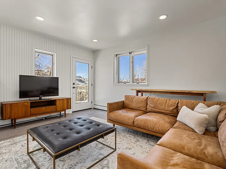 182 Bennett Pl — Photo 35