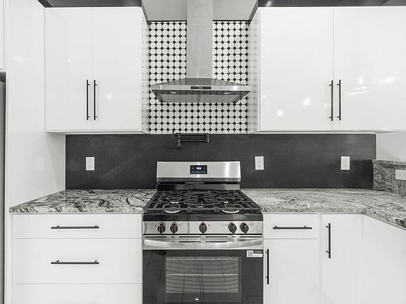 4th image of 2326 Box Lake Dr NE