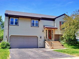 812 S Sheridan Dr, Bartlett, IL