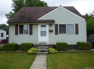 19494 Glenn St, Roseville, MI 48066