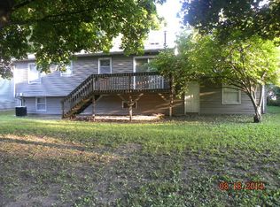 404 Cherry Valley Rd, Vernon Hills, IL 60061