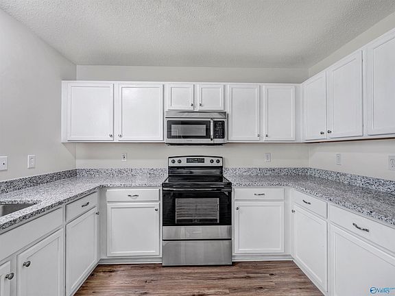 3rd image of 212 Sandy Wood Ct