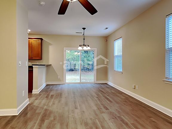 5th image of 8824 Shadowglen Dr