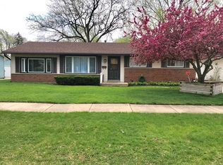 631 Oakton St, Elk Grove Village, IL 60007