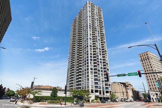 1st image of 2020 N Lincoln Park W APT 30A