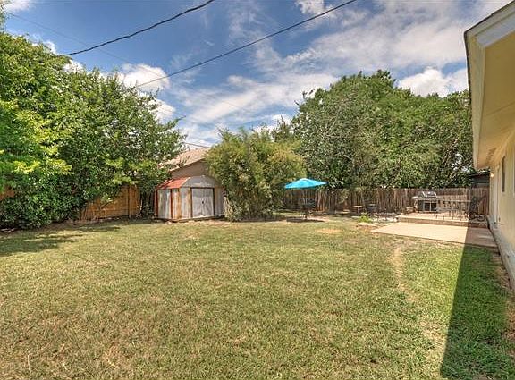 4th image of 900 Lawnmont Dr