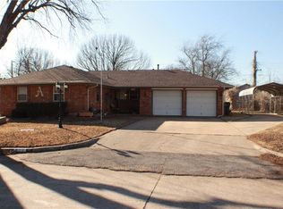 413 Davis Cir, Midwest City, OK 73110
