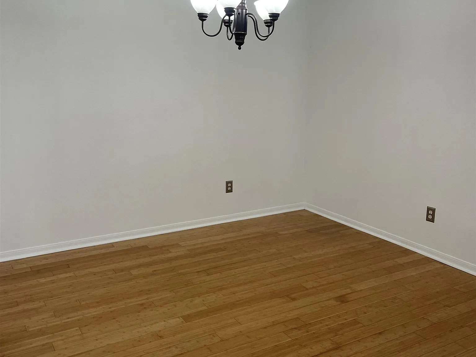 3 bed, 2.5 bath, 1536 sqft, $1,800 — Photo 2