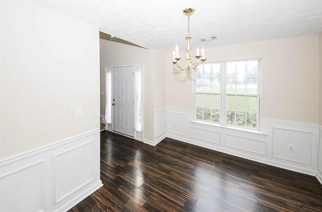 4 bed, 2.5 bath, 1687 sqft, $2,450 — Photo 3
