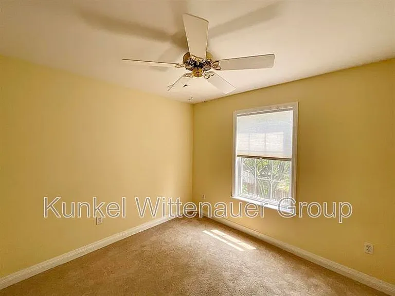 320 Ring Of Kerry Dr — Photo 23