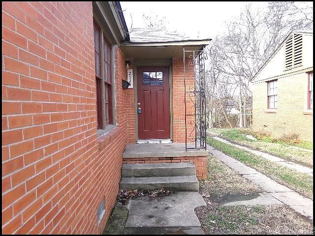 2 bed, 1.0 bath, 817 sqft, $1,175 — Photo 4