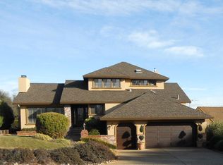 23081 Sunset Ridge Dr, Auburn, CA 95602