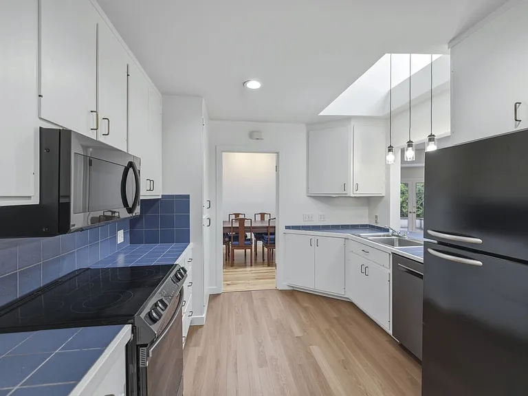 1537 Dana Ave — Photo 12
