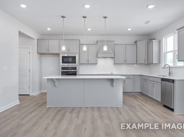 85 Charred Oak Ct, Lillington, NC 27546