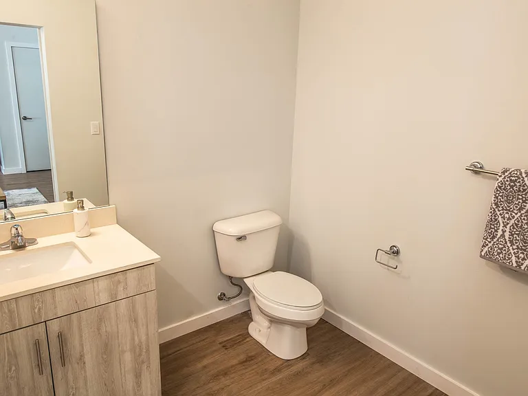 504 E Stoughton St — Photo 27