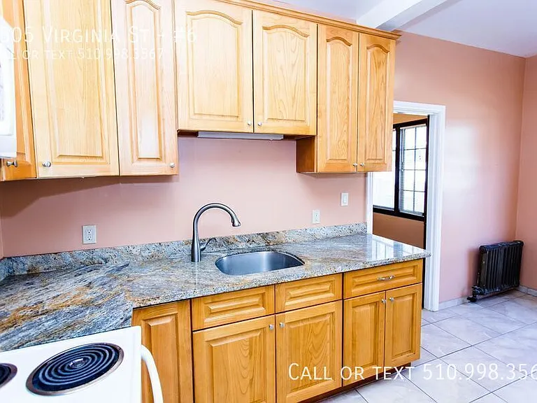 2505 Virginia St #6 — Photo 9