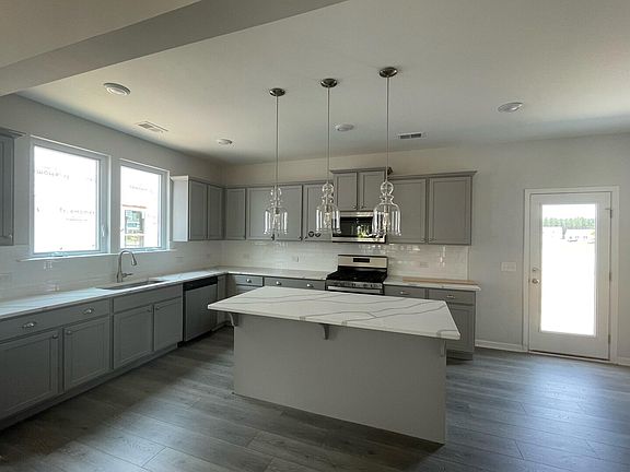 3rd image of 1528 Homecoming Blvd #16-2