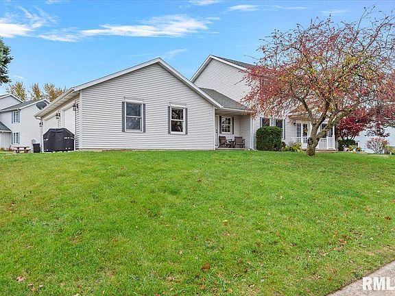 3rd image of 408 Charter Oak Dr