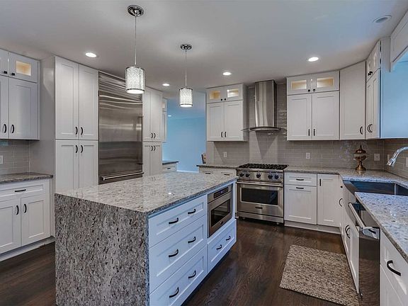 5th image of 40 Waverly Ct