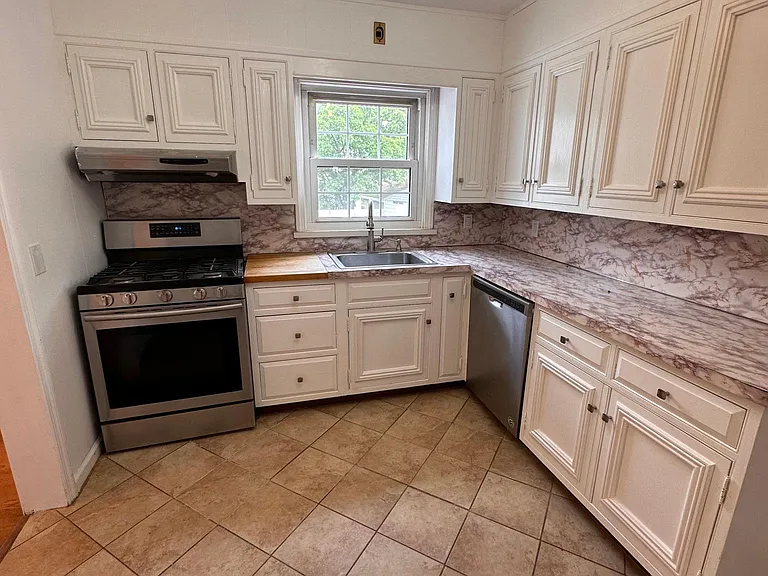 34 Edgewood Rd — Photo 7