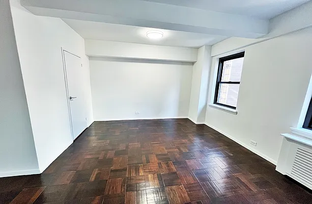 Rented by Manhattan Realty Group | media 3