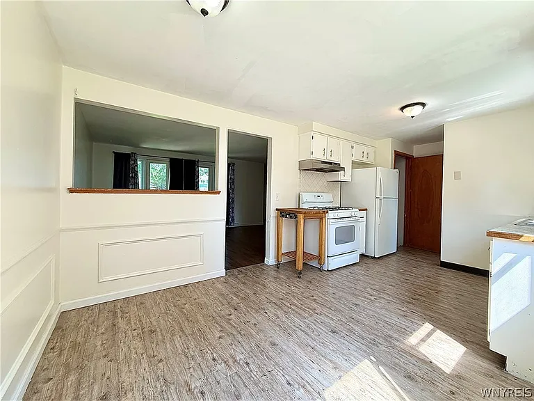 90 E Summerset Ln — Photo 4