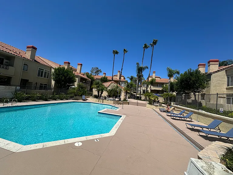 3100 Puesta Del Sol Ct #201 — Photo 9