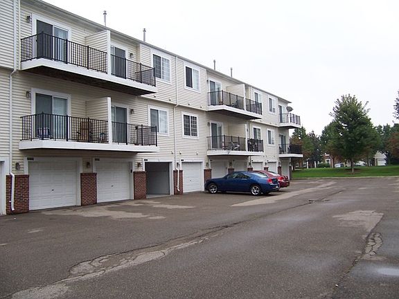 2nd image of 43095 Strand Dr