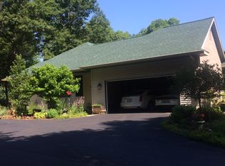 3175 Hoag Ave NE, Grand Rapids, MI 49525