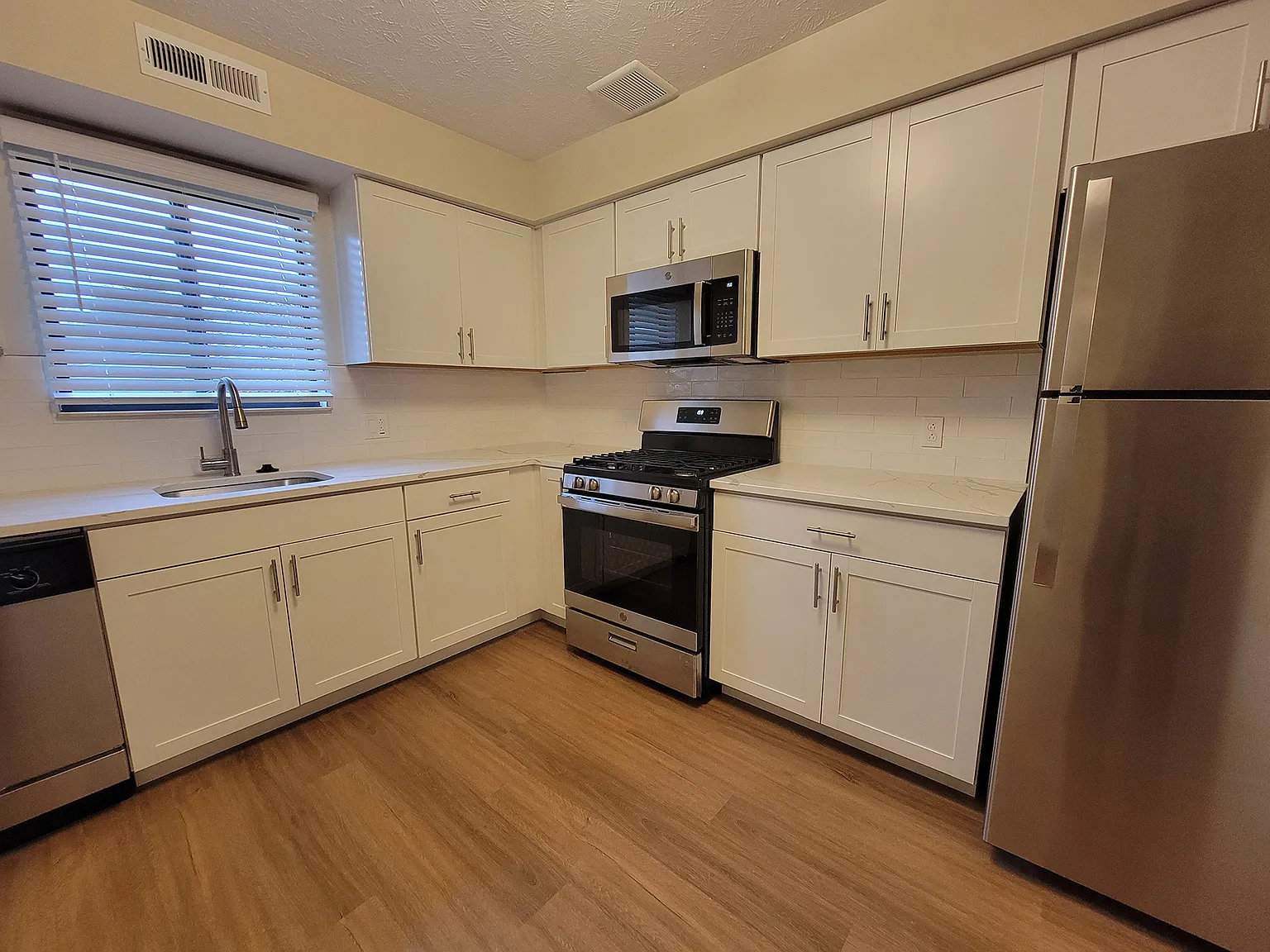 Oakwood Apartments — Photo 1