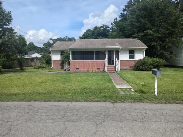 202 Kay Rd, Portsmouth, VA 23701
