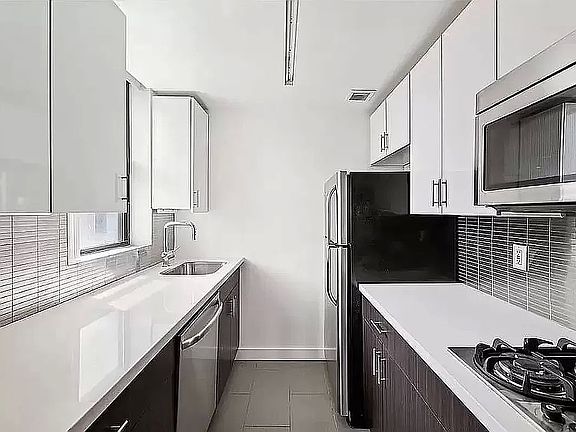 3rd image of 184 Lexington Ave APT 14C