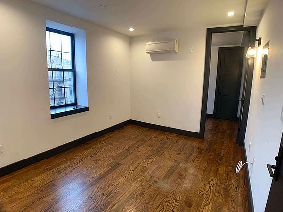 3rd image of 703 Rogers Ave #4S
