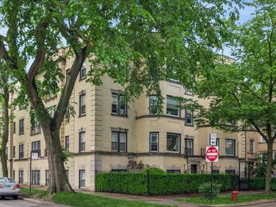 6454 N Damen Ave APT 2, Chicago, IL, 60645