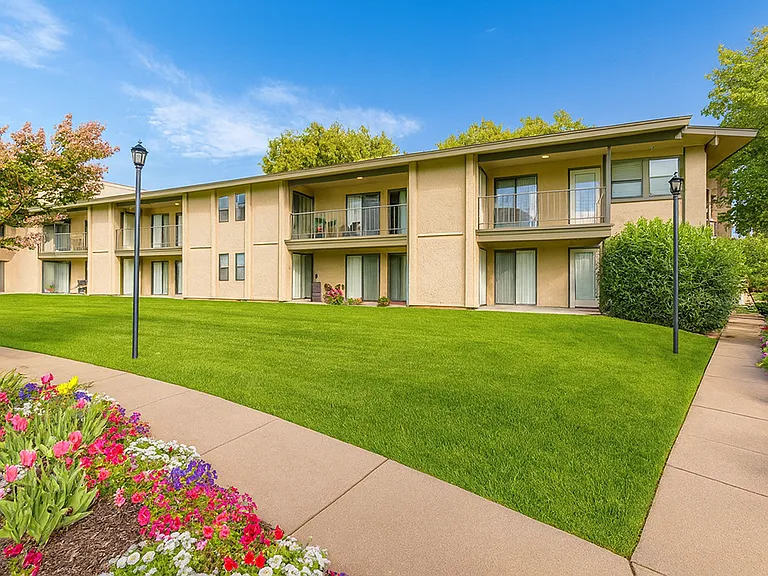 Willow Ridge Apartments — Photo 2