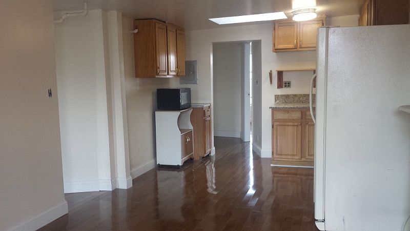 2nd image of 1395 Pacific St APT 4