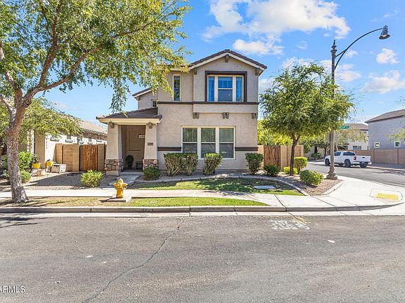 3rd image of 1389 S CHAPARRAL Boulevard