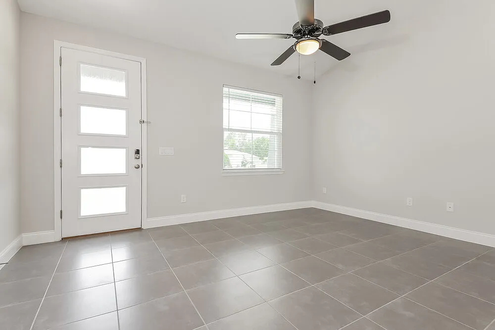 4 bed, 2.5 bath, 1826 sqft, $2,230 — Photo 4