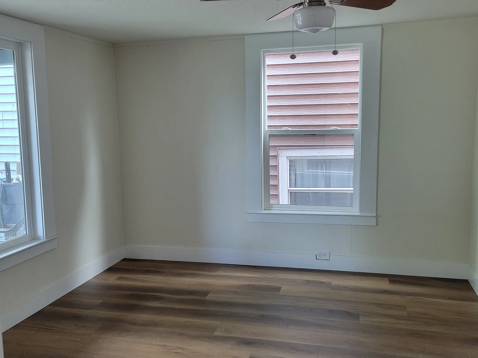 3 bed, 1000 sqft, $2,000 — Photo 3