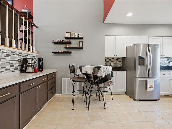 3rd image of 40 Village Way Unit 40