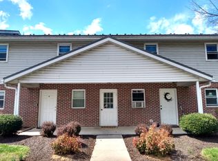 861 Buchanan Trl E APT 11, Greencastle, PA