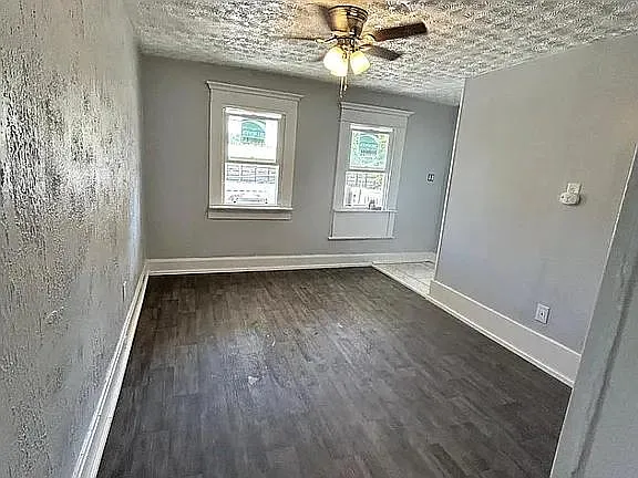 420 E Indiana St — Photo 1