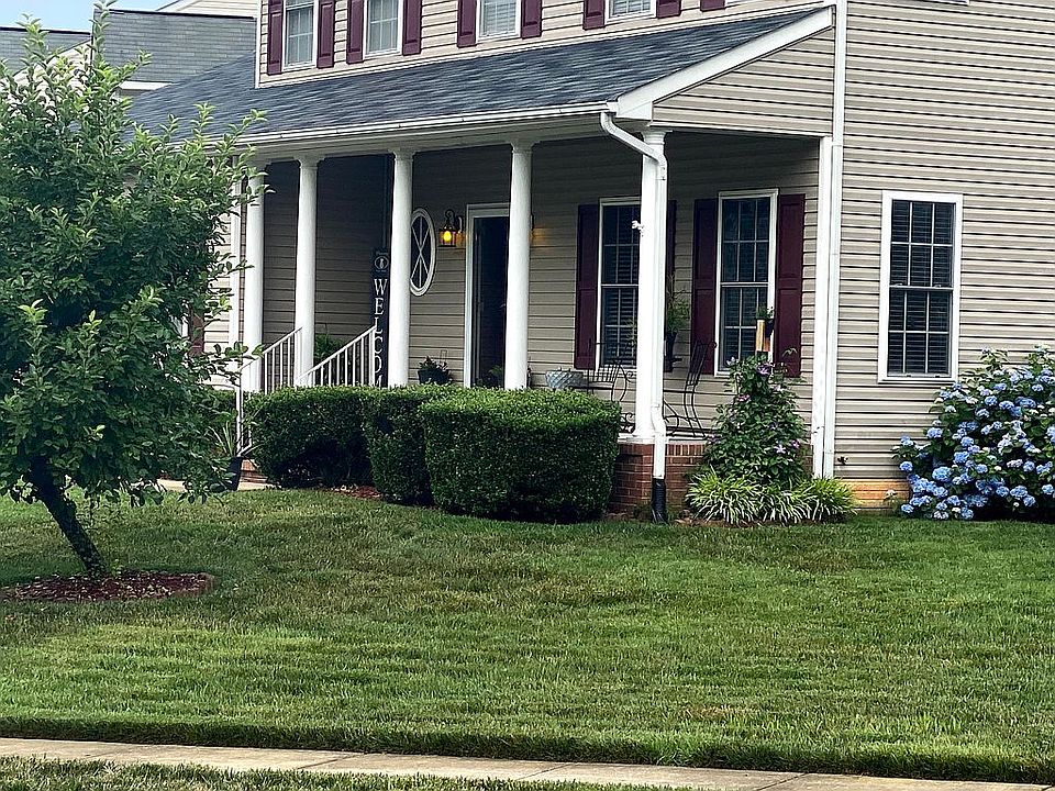 1st image of 6905 Hawthorne Woods Cir