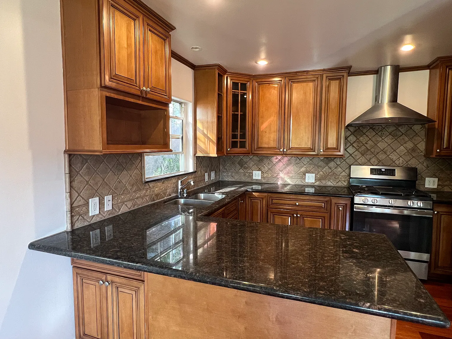 4610 Dyer Street — Photo 3