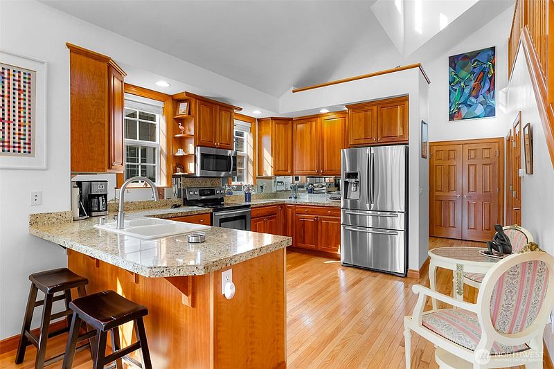 5th image of 2008 Greenview Lane